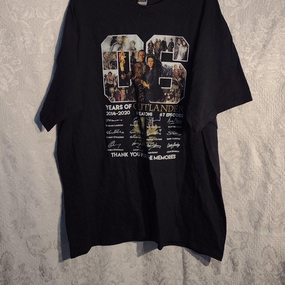 Collector's New with Tags season 6 OUTLANDER black Tee-shirt with Autographs*